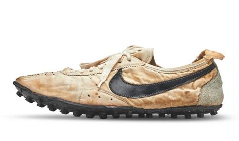 oldest nike shoes|original nike running shoe.